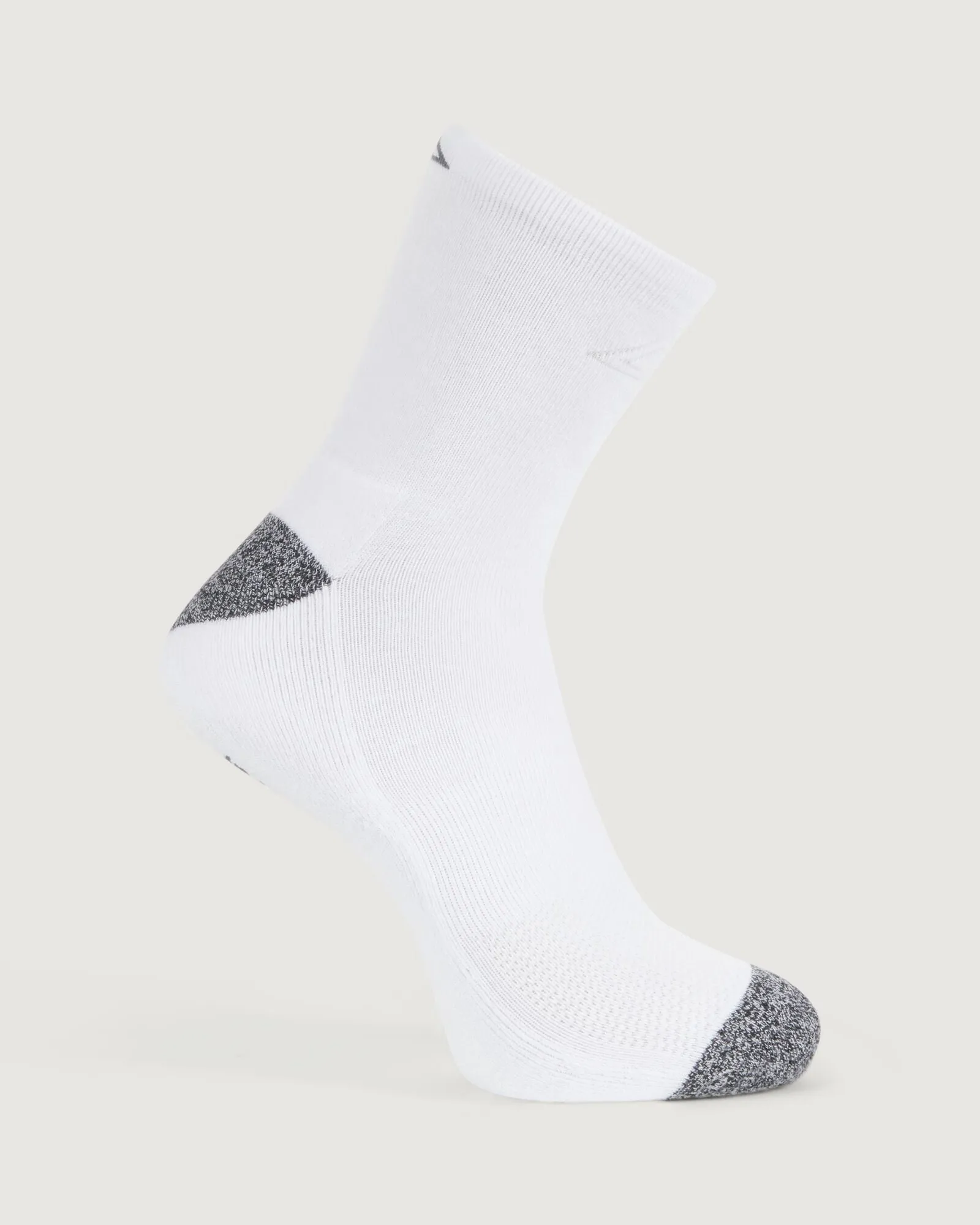 Accion driMOTION Quarter Crew Socks - 2 Pack - Black/White
